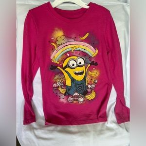 Girl’s Minions long sleeve tee in great condition